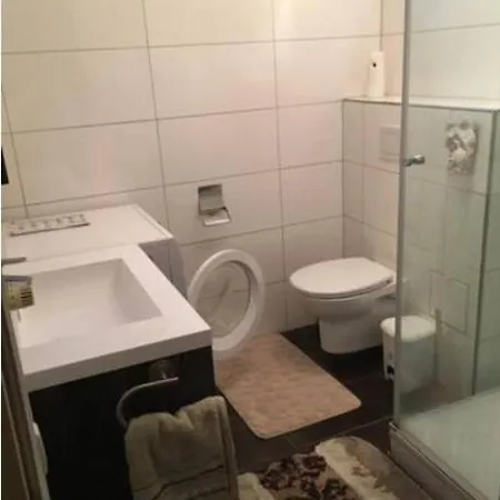 Home Apartment * 梅尔斯堡